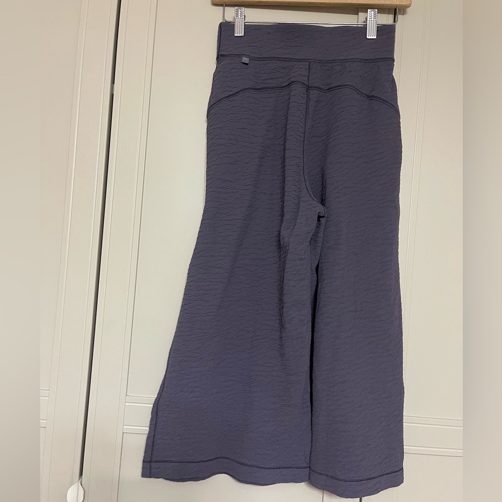 Lululemon Can You Feel The Pleat Crop in Moonwalk - Picture 8 of 15